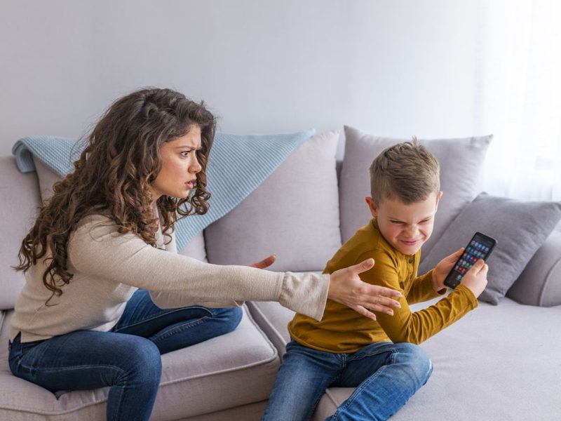 Kecanduan Digital: Dampak Dan Solusi Detox Teknologi