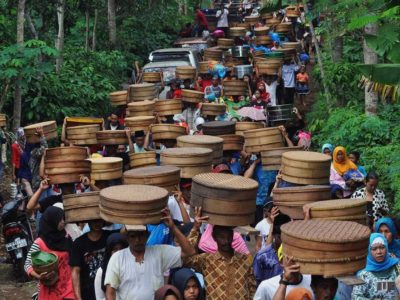 Ragam Tradisi Unik Di Indonesia Yang Masih Dilestarikan