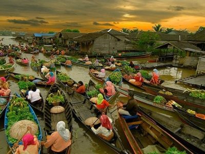 Pasar Terapung Lok Baintan Di Kalimantan Selatan