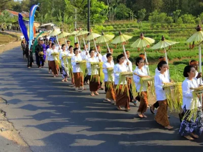 Kehidupan Masyarakat Lokal Sunda: Tradisi Dan Gaya Hidup