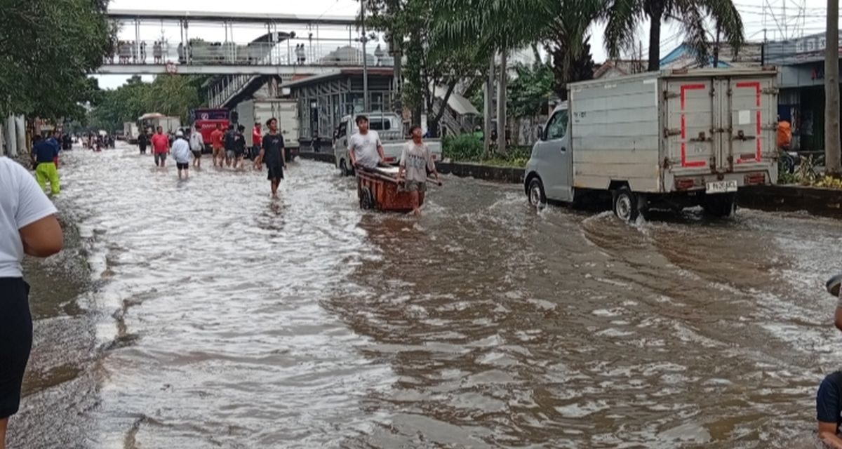 Banjir Jabodetabek: Efek Krisis Iklim & Tanah Yang Terus Turun