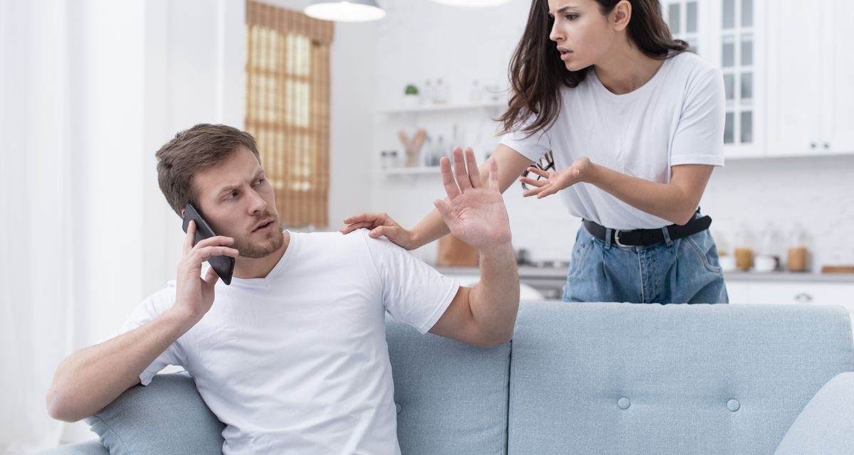 Kenapa Pertengkaran Orang Tua Bikin Takut Menikah?