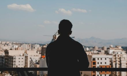 Lebih Dari Sekadar Sepi, Yuk Pahami Apa Itu Feeling Lonely