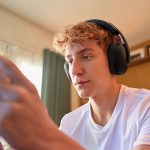 Logitech G325: Headset Gaming Tanpa Kabel Terbaru