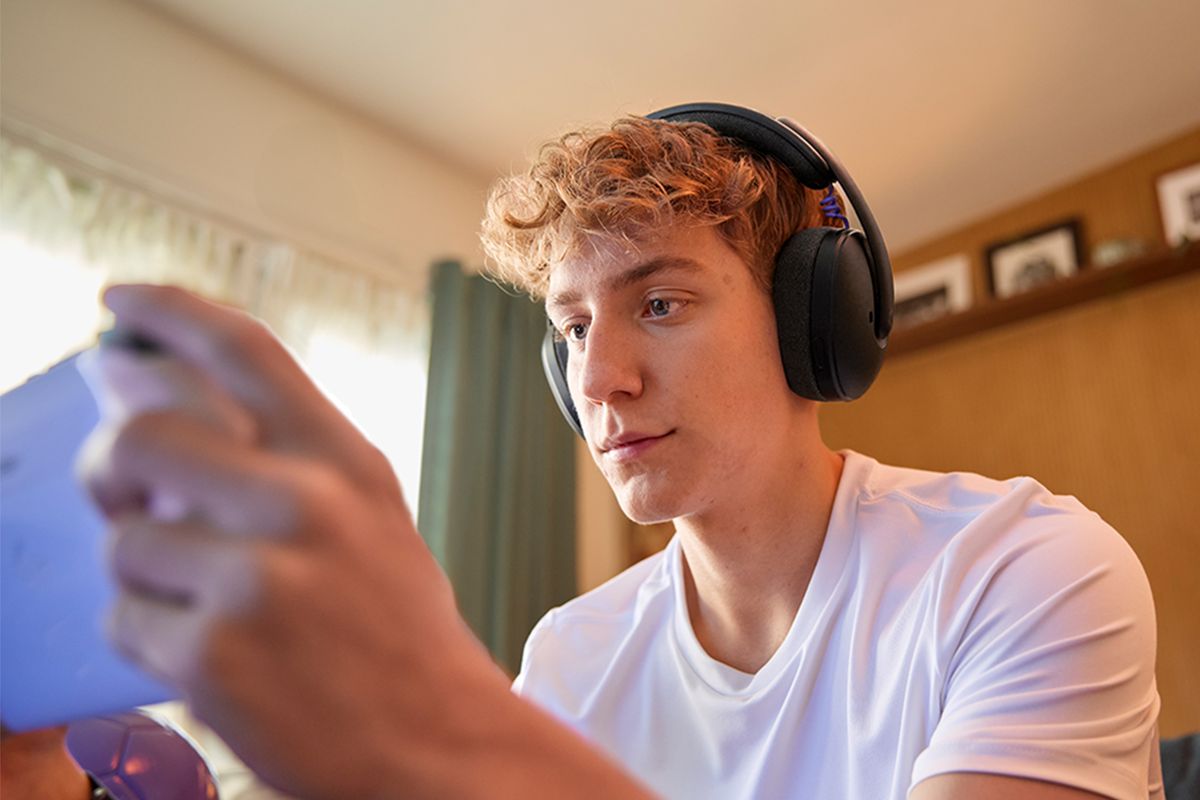 Logitech G325: Headset Gaming Tanpa Kabel Terbaru