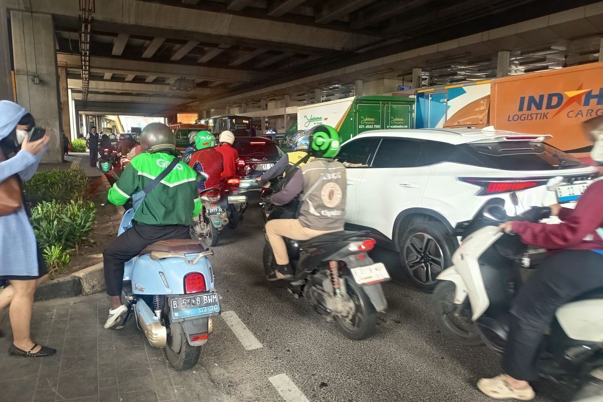 Rudi Si Ojol: Bersyukur Rp 200 Ribu Meski Keluar Seharian