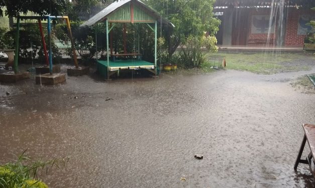 Waspada! Hujan Lebat Bakal Guyur RI Sampai 5 Februari