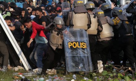 Polisi Vs Rakyat: Kenapa Kekerasan Makin Sering Terjadi?
