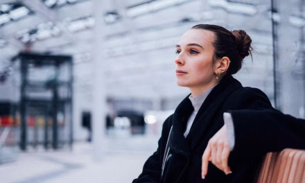 Hidupmu Berantakan? Mungkin Karena 7 Kebiasaan Racun Ini