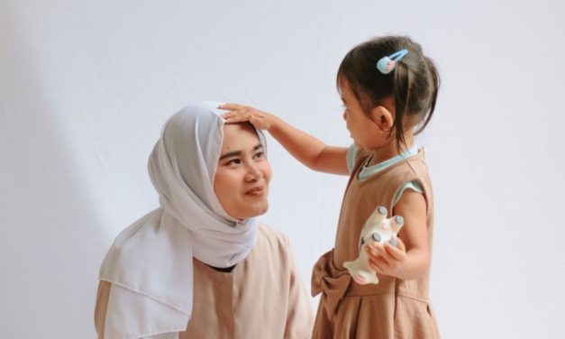 Cara Simpel Ajarkan Anak Berbicara Sopan