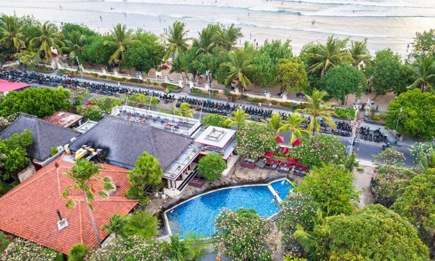Staycation Murah Kuta, Selangkah Ke Pantai!