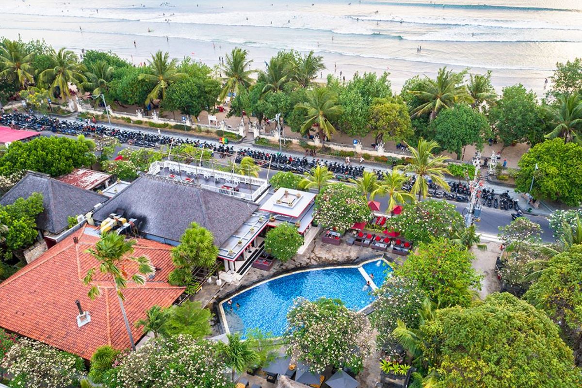 Staycation Murah Kuta, Selangkah Ke Pantai!