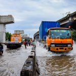 Banjir Jakarta Makin Meluas, Belasan RT Kini Lumpuh Total