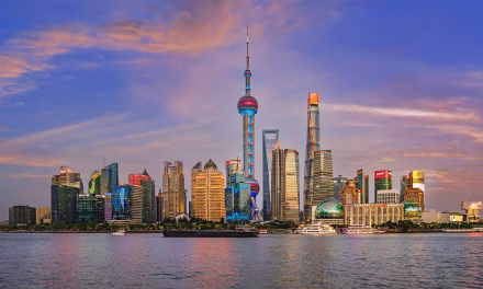Bikin Takjub, Ini 4 Alasan Bule Suka Banget Liburan Ke China